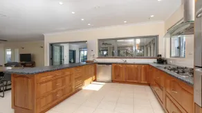 Newport Retreat - Image 4