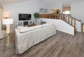 Renovated Lake View Golf Condo - Image 2