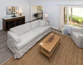 Renovated Lake View Golf Condo - Image 4