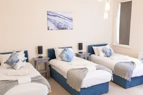 Large Putney Oasis 3-Bed with Garden & Parking - Image 3