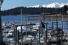 The Boat House - Waterfront at Auke Bay with Discounts on Tours - Image 2