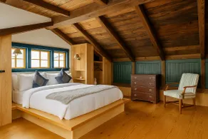 Magical Post and Beam Loft Downtown Newport! - Image 2