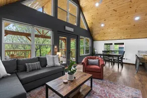 Bungalow Cabin | Riverfront | Kayaks | Stargazing - Image 5