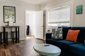 Cozy Studio Cottage w Fast WiFi near Lake - Image 3