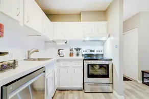 Spacious Condo at Stampede with Parking, AC - Image 3