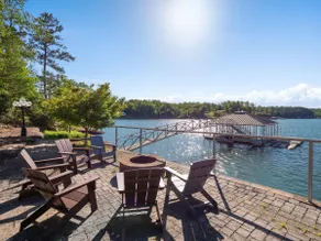 Captain's Quarters - lakeside patio fire pit - Image 3