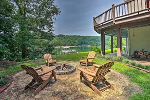 Cranes Nest - Huge dock with two kayaks for the guest's use! - Image 2