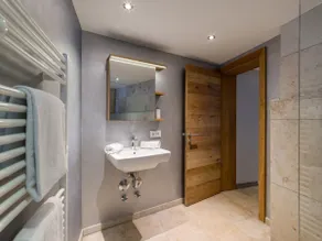 Trendguide Suites - Central Studio Lounge - Image 4