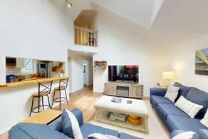 Dog-Friendly Mashpee Condo with Pool access - Image 4