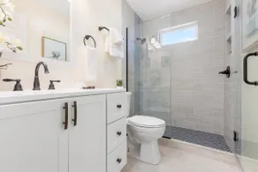 Renovated 2BR *Central Location* - Apartment - Image 5