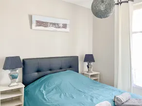 Spacious apartment with ocean view in the Chaume district - Image 4