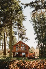 Water-View Luxury Escape | Hot Tub & Massage Chair - Image 3