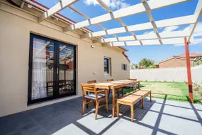 Belle Escapes - Moseley Apartments near the beach with private garden - Image 3