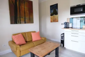 Twodogfolly, Studio - Image 2