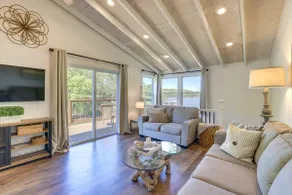 Private Hot Tub: Stunning Logan Martin Lake Home - Image 2