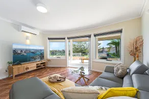 Renovated 3BDR Apt Near SYD Harbour in Mosman - Image 2