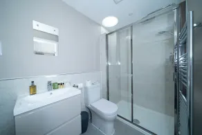 One Bed Apartment - Image 3