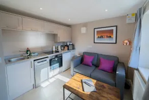 One Bed Apartment - Image 5
