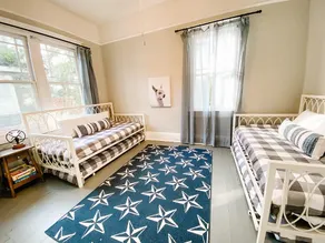 Modern & Centrally Located Stay at Calypso Dreams - Image 4