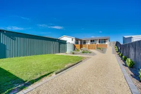 Beladura - 35 Goolwa Channel Drive Hindmarsh Island - Linen Included - Image 3