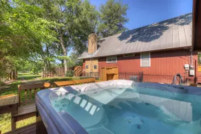 Gettin' Guada loopy with Hot Tub & Riverfront - Image 2