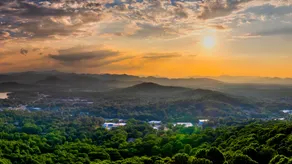 Mountain Views, Pet-Friendly & Jetted Tub | Asheville + Biltmore Pass - Image 5