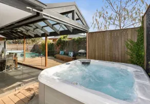 Sunny Daze Haven: SPA and Pool - Image 4
