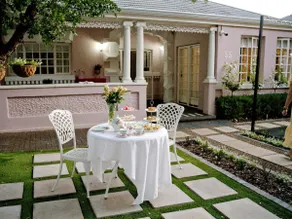 Luxury Self-catering Cottage - Image 2