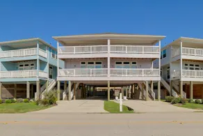 Bay-View La Porte Home Rental: Steps to Beach! - Image 2