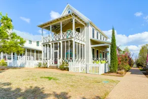 Carlton Landing Home: Walk To Lake & Parks! - Image 3