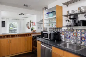Walkable East Austin Home with Hot Tub - Image 5