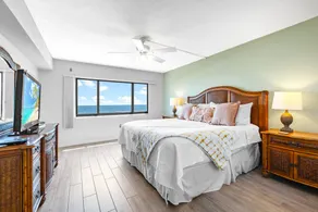 Spacious and Beautiful Direct Ocean Front Condo w/ Heated Pool and Hot Tub! - Image 5