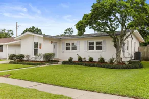 Free-standing Beauty w Covered Parking and Yard - Image 2