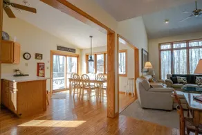 Golden Bear Inn -Swimming/Fishing Pond, Hot Tub - Image 3