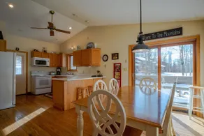Golden Bear Inn -Swimming/Fishing Pond, Hot Tub - Image 5