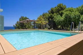 5-star villa with pool overlooking the sea - Image 4
