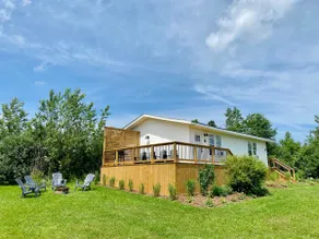 Family Cottage Getaway with firepit & pet friendly - Image 3
