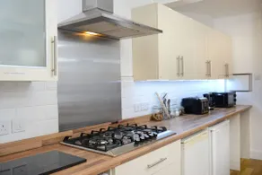 Stylish and spacious Southampton stay - Image 4
