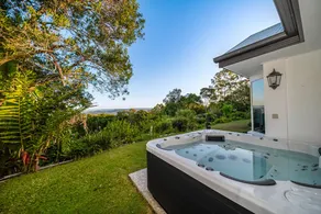 Ninderry Manor-Spectacular Hinterland retreat - Image 2