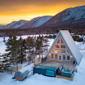 Mystical beachfront Chalet - Hot tub, pool & Sauna - Image 3