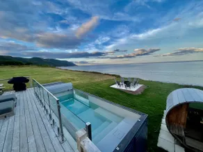 Mystical beachfront Chalet - Hot tub, pool & Sauna - Image 5