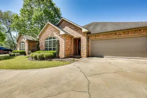 Spacious Family Home 3 Mi to Downtown Fayetteville - Image 3