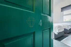 The Adelphi | Twin Studio + Free Private Parking - Image 3