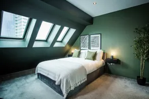 Boutique 2BR Urban Jungle – Northern Quarter - Image 5
