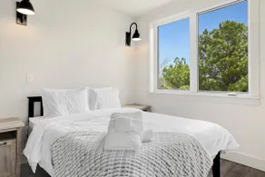 Long Shadow Loft - 2BR Steps from MTB Trails - Image 4