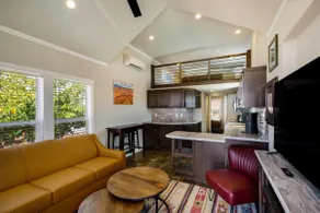 Deluxe Loft Cottage - Image 2