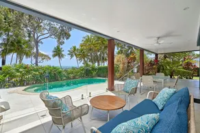 Reeflections Beachfront Holiday House - Image 4