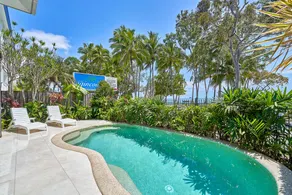 Reeflections Beachfront Holiday House - Image 5