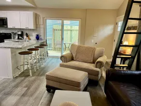 Renovated Bungalow | Walk to Beach | Dog-Friendly - Image 2