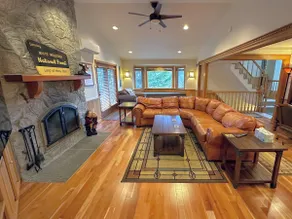 FC44 Renovated 3bed/3bath Forest Cottage - AC, views, yard, fast wifi. Walk to skiing! - Image 2